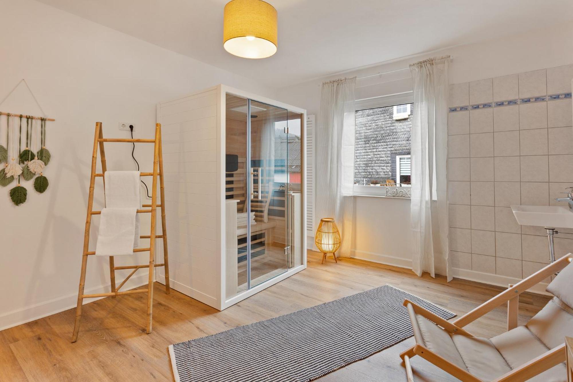 Gipfelstuermer Winterberg-Niedersfeld Mit Infrarotsauna, Yoga, Netflix, Wlan Esterno foto